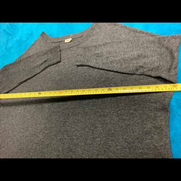 L’Agence oversized boat neck thin knit sweater pullover - Picture 6 of 9